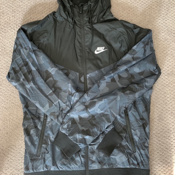 NIKE CAMO BDLNDS WINDRUNNER - Picture 8 of 9